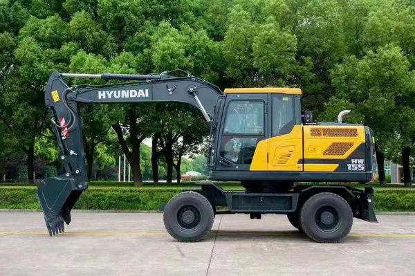Экскаватор колесный HYUNDAI HW210